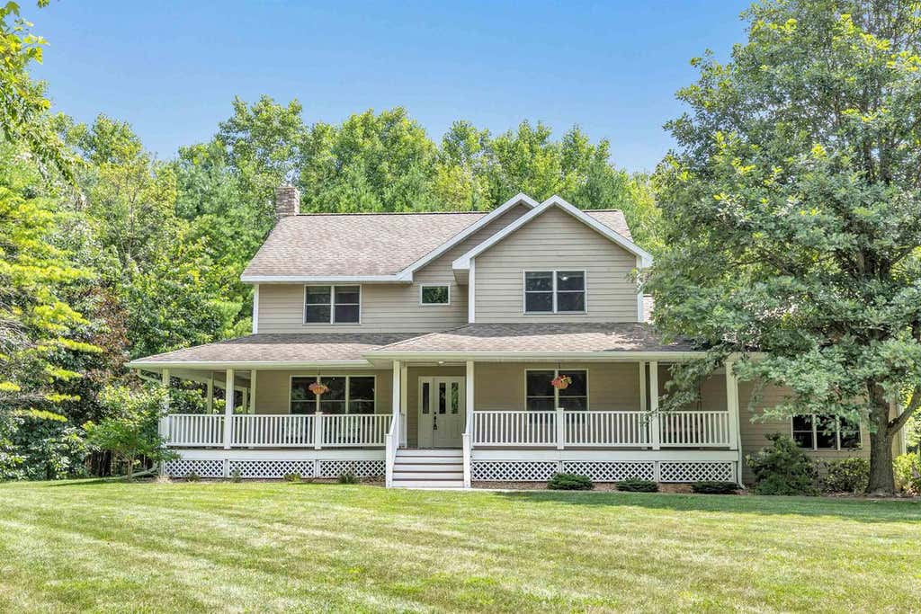 Photo of N3636 Willow ROAD, Pulaski, WI 54162 (MLS # 50329866)