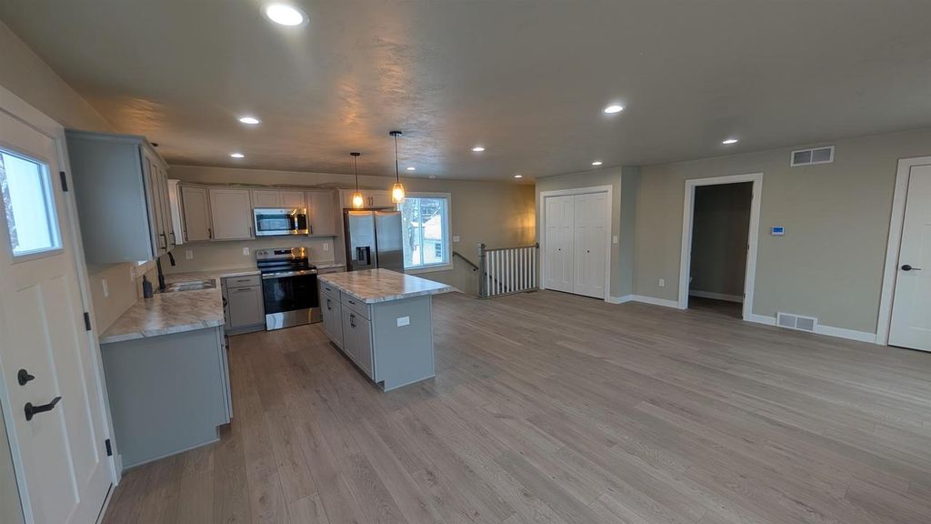 Photo of 119 E Harrison STREET, Appleton, WI 54915 (MLS # 50319881)