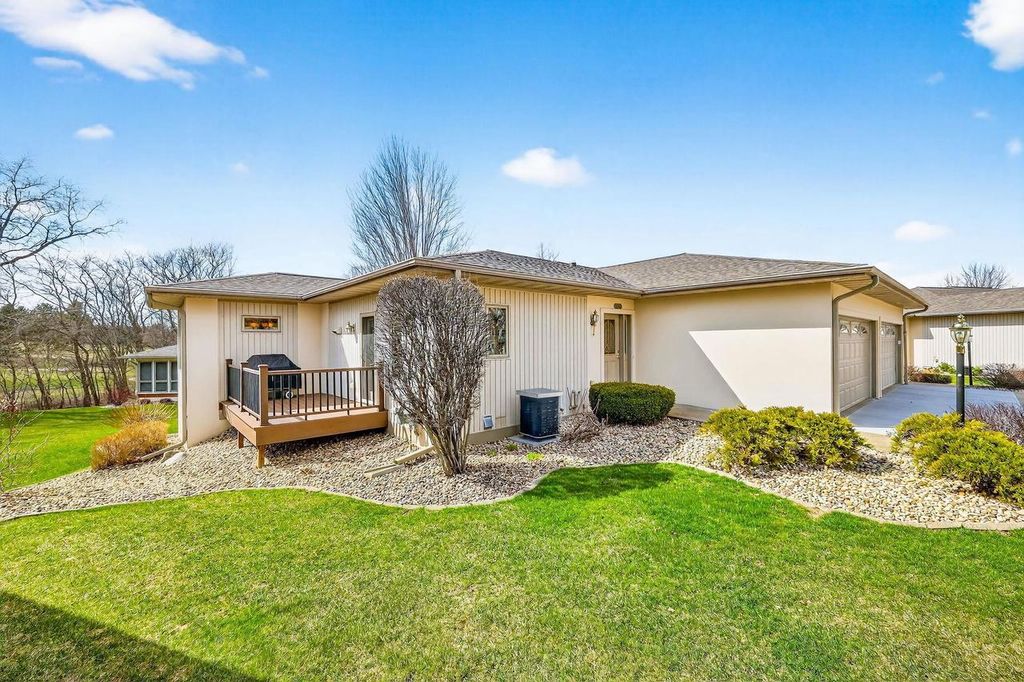 Photo of 1242 Springbrook DRIVE, Baraboo, WI 53913 (MLS # 2020374)