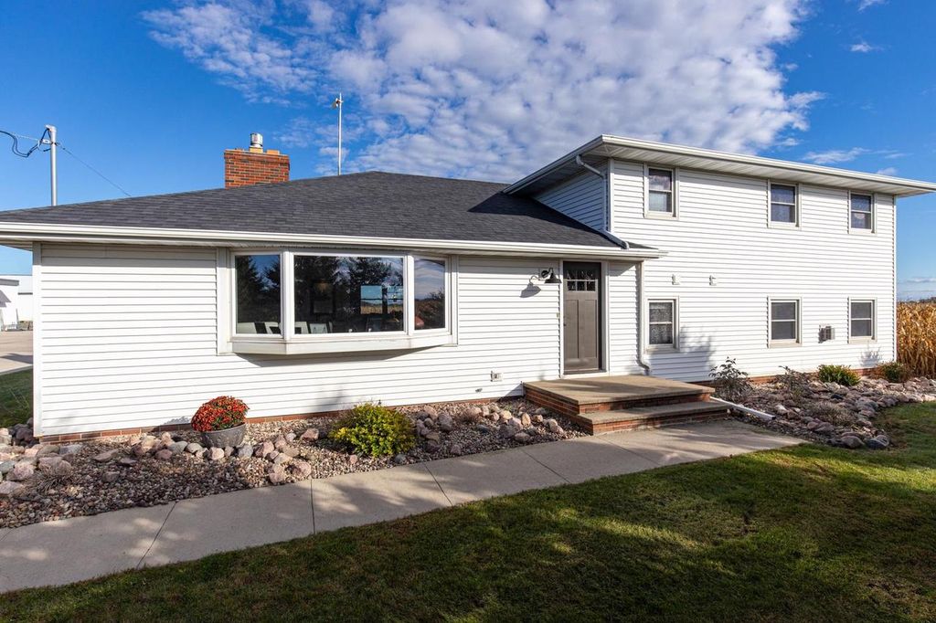 Photo of N5598 State Road 47, Black Creek, WI 54106 (MLS # 50316936)