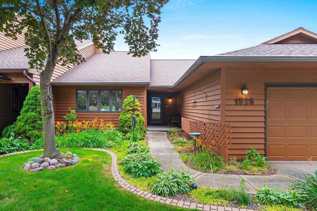 Photo of 1525 N Bay Highlands DRIVE, Green Bay, WI 54311 (MLS # 50330309)