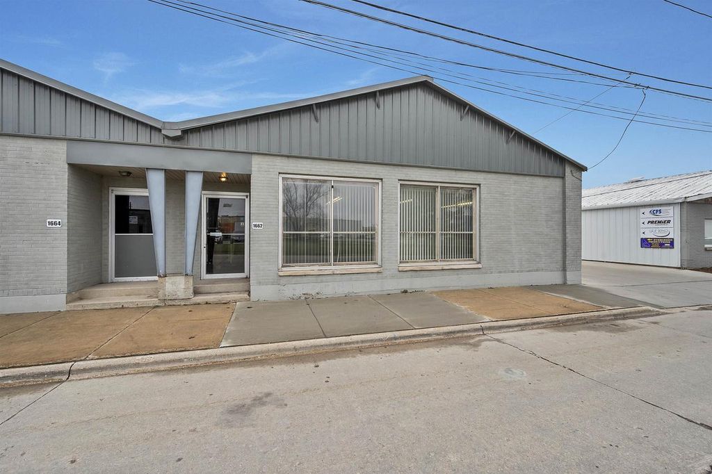 Photo of 1662 Morrow STREET, Green Bay, WI 54302 (MLS # 50323808)