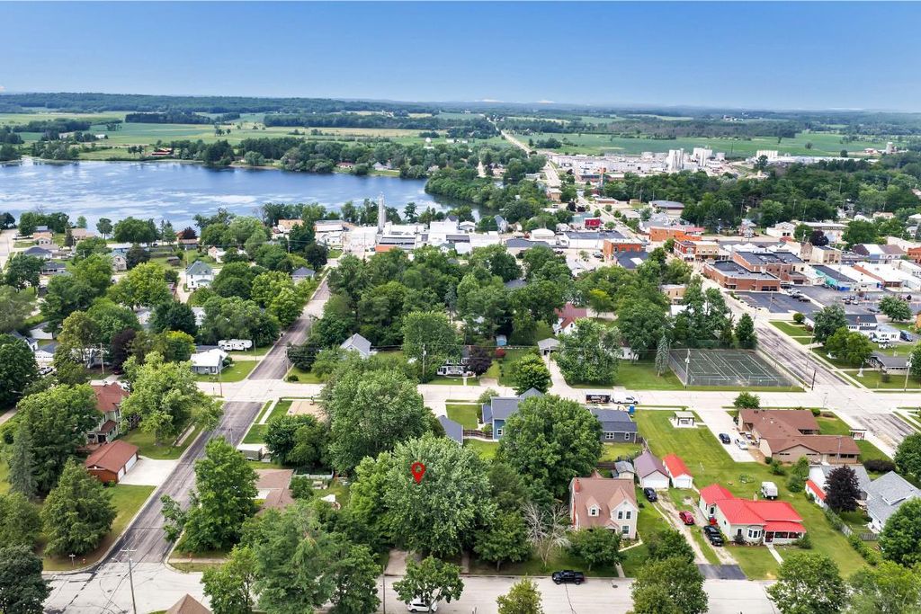 Photo of 110 W Parker STREET, Weyauwega, WI 54983 (MLS # 50328520)