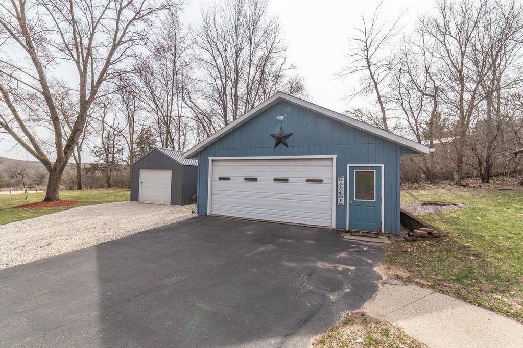 Photo of E12516 County Road T, Baraboo, WI 53913 (MLS # 2021924)