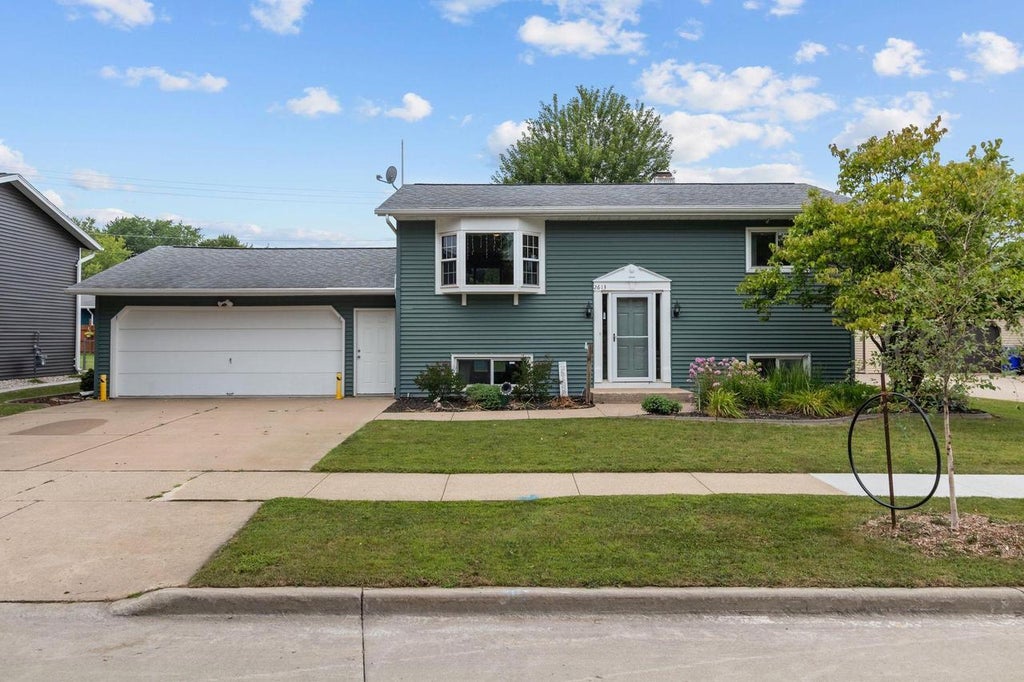 Photo of 2613 S Jason DRIVE, Appleton, WI 54915 (MLS # 50331712)