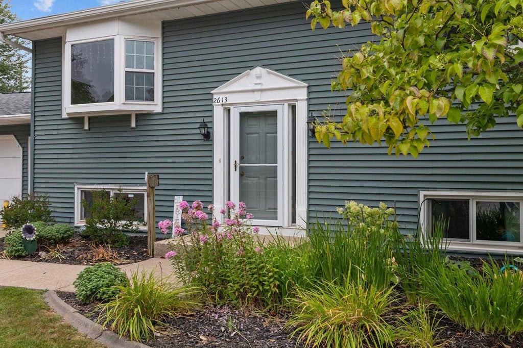Photo of 2613 S Jason DRIVE, Appleton, WI 54915 (MLS # 50331712)