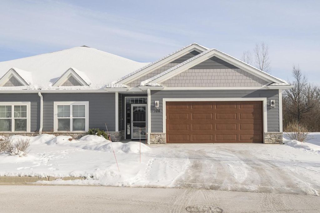 Photo of 106 Phantom Lake COURT, Mukwonago, WI 53149 (MLS # 1945298)
