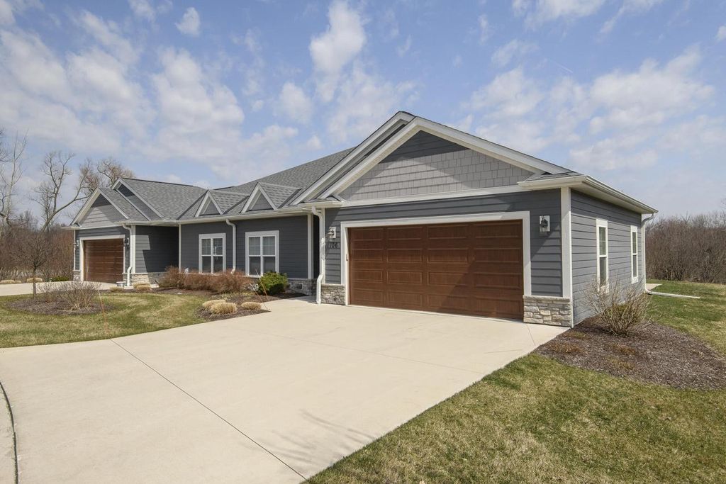 Photo of 106 Phantom Lake COURT, Mukwonago, WI 53149 (MLS # 1945298)