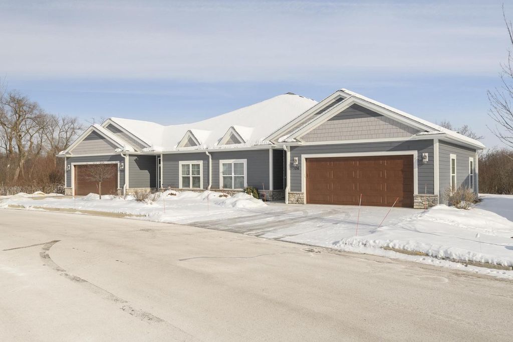 Photo of 106 Phantom Lake COURT, Mukwonago, WI 53149 (MLS # 1945298)
