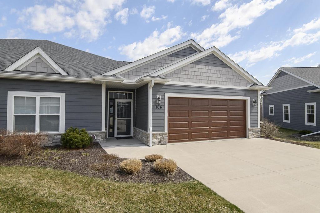 Photo of 106 Phantom Lake COURT, Mukwonago, WI 53149 (MLS # 1945298)