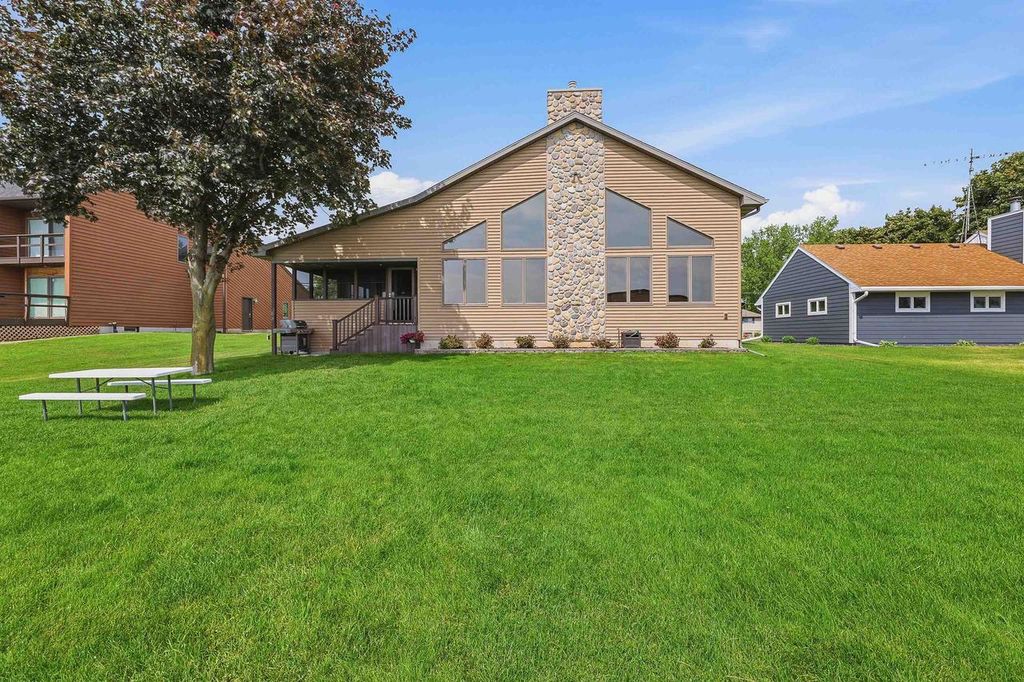 Photo of 6322 Black Wolf Point ROAD, Oshkosh, WI 54902 (MLS # 50327152)