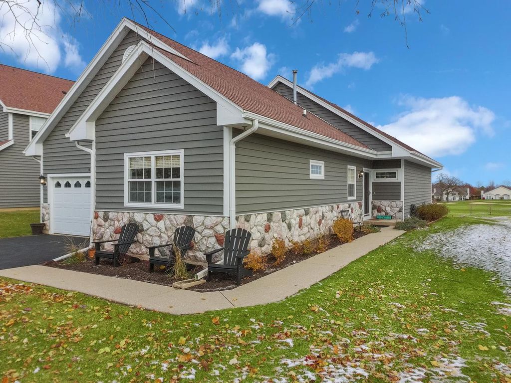 Photo of 1825 Golfview DRIVE #35-05, Lake Geneva, WI 53147 (MLS # 1946937)