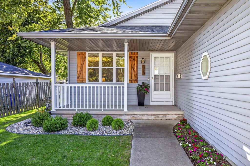 Photo of 613 W 9th STREET, Kaukauna, WI 54130 (MLS # 50334176)