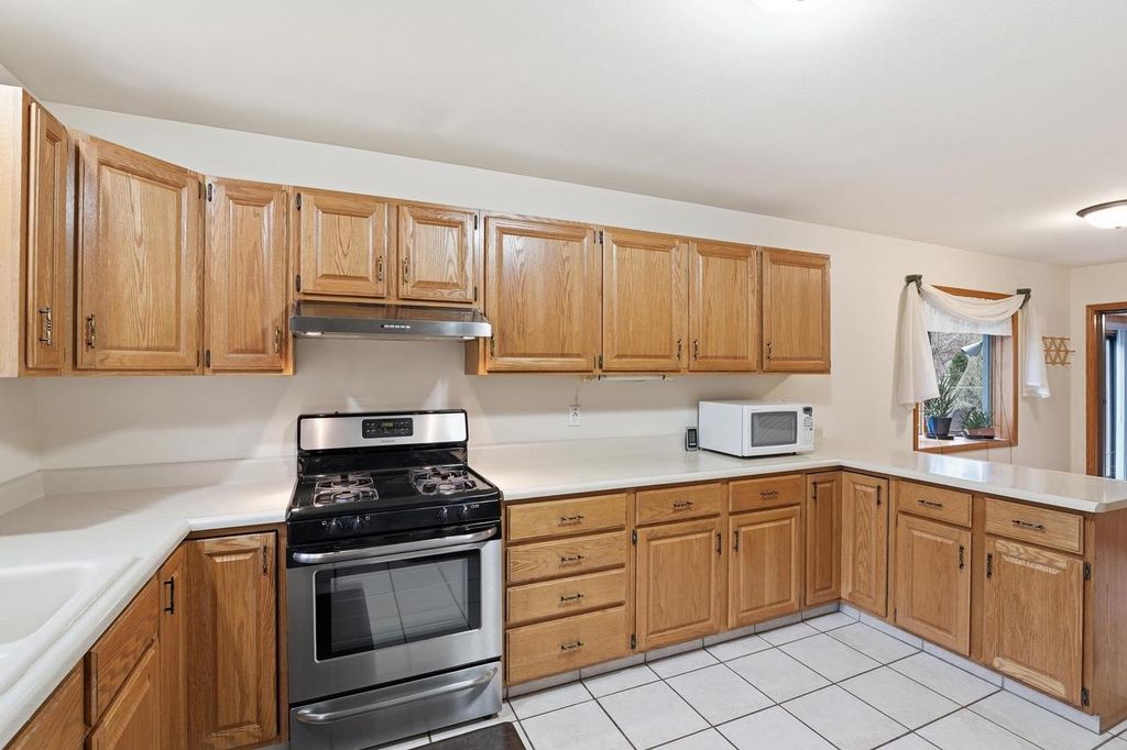 Photo of 830 Devonshire ROAD, Stoughton, WI 53589 (MLS # 2020261)
