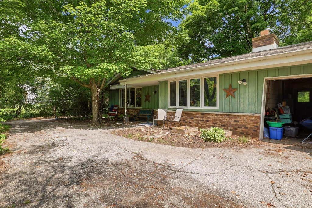 Photo of S85W30520 Stoneridge DRIVE, Mukwonago, WI 53149 (MLS # 1966917)