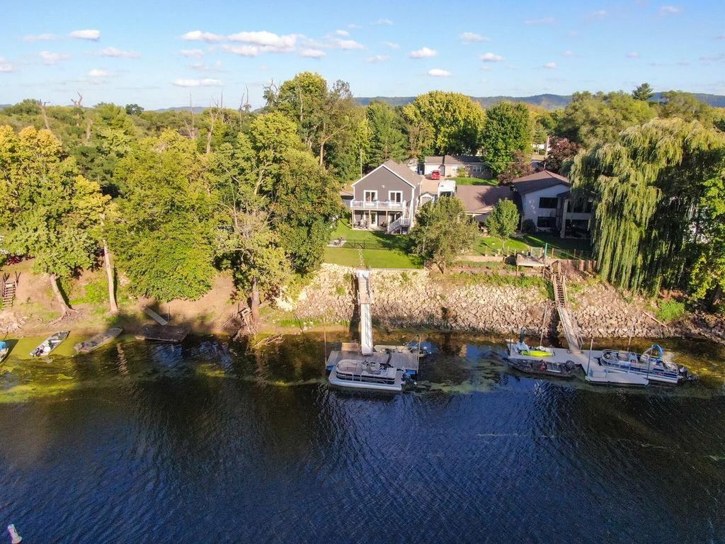 Photo of 1505 La Crescent STREET, La Crosse, WI 54603 (MLS # 1948899)