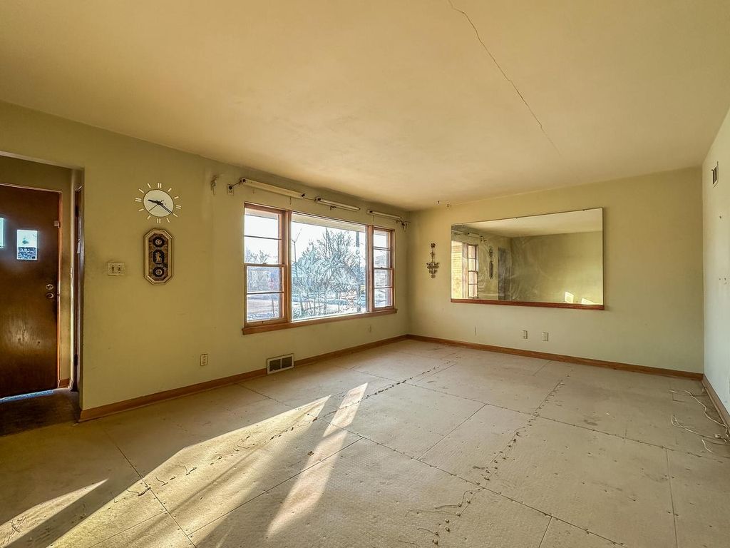 Photo of 5659 S Quality AVENUE, Cudahy, WI 53110 (MLS # 1945740)