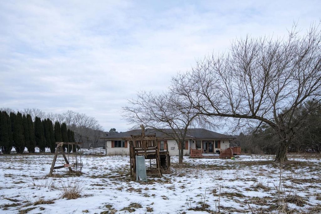 Photo of 6814 Horseshoe Bend, Verona, WI 53593 (MLS # 2014362)