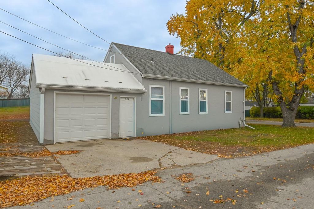 Photo of 517 Grove STREET, Green Bay, WI 54302 (MLS # 50317984)