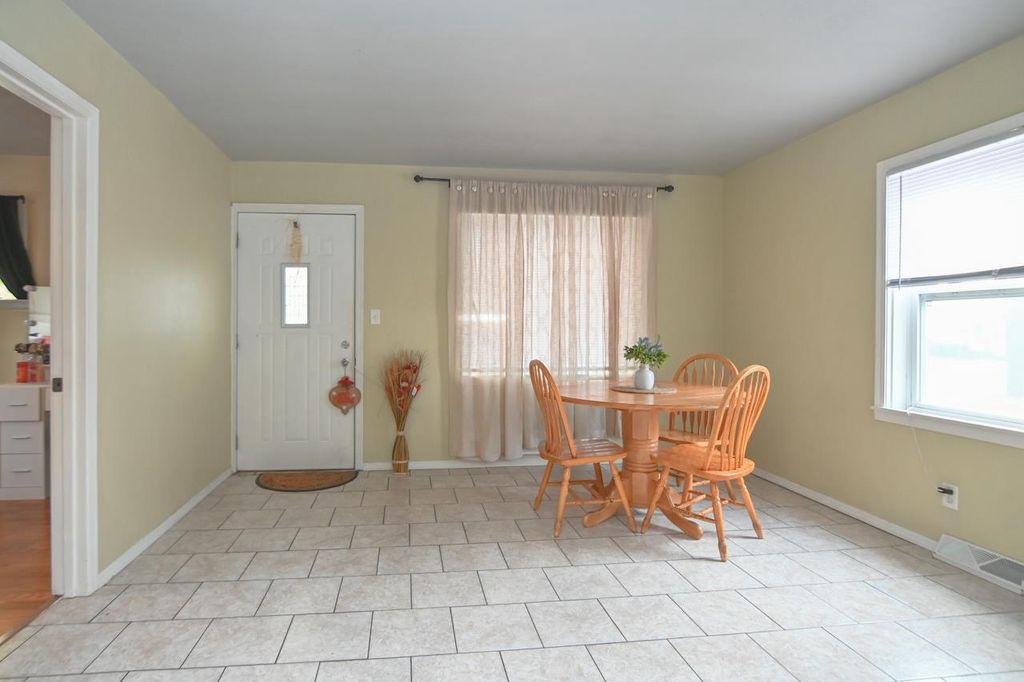 Photo of 517 Grove STREET, Green Bay, WI 54302 (MLS # 50317984)