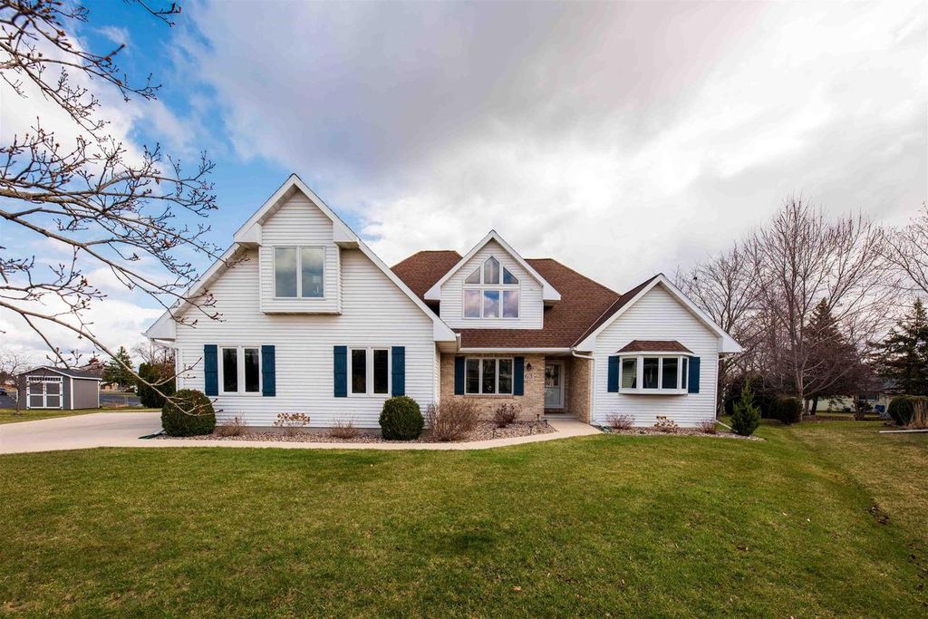 Photo of 63 Westfield CIRCLE, Fond Du Lac, WI 54935 (MLS # 50323352)