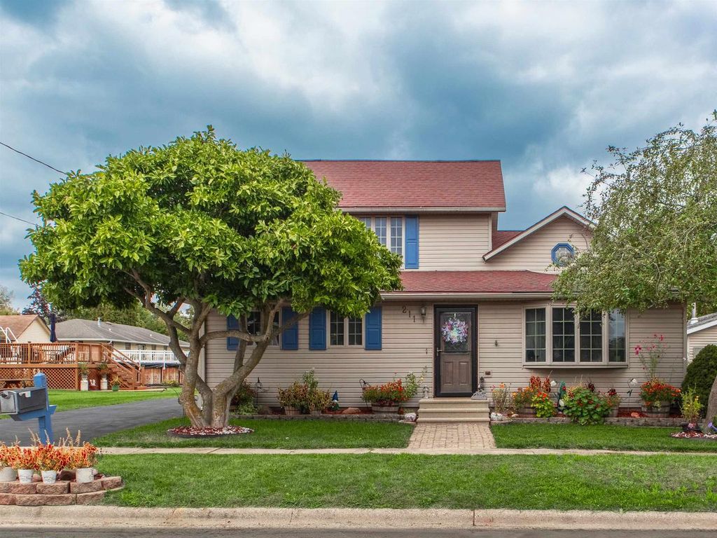 Photo of 211 Warren STREET, Albany, WI 53502 (MLS # 2018431)