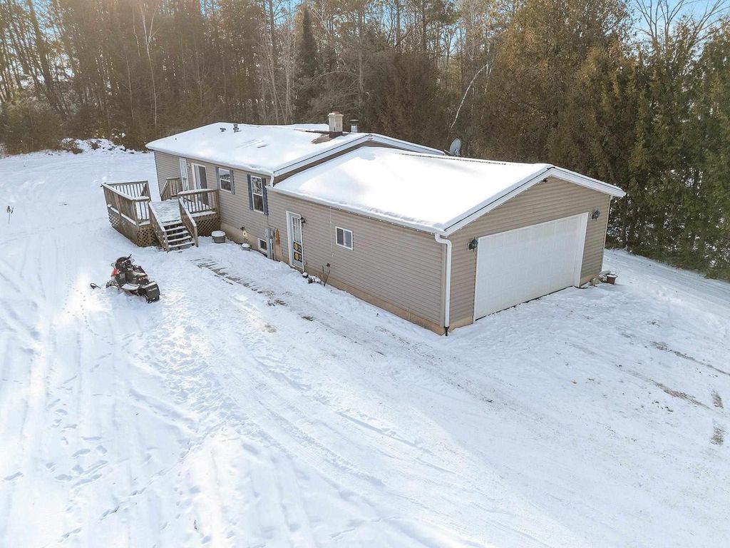 Photo of W10203 County Road B, Coleman, WI 54112 (MLS # 50319210)