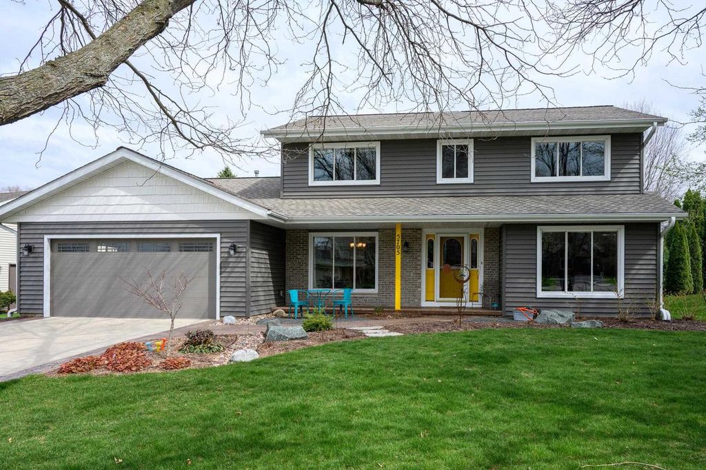 Photo of 5705 Lancashier COURT, Fitchburg, WI 53711 (MLS # 2020179)