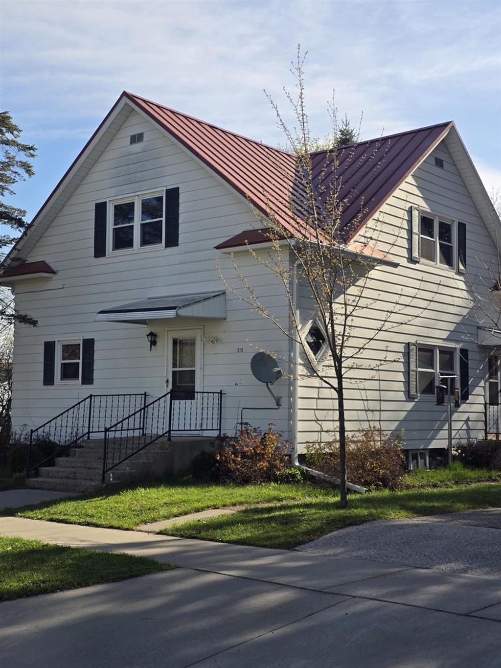 Photo of 215 N Oxford STREET, Wautoma, WI 54982 (MLS # 50322731)