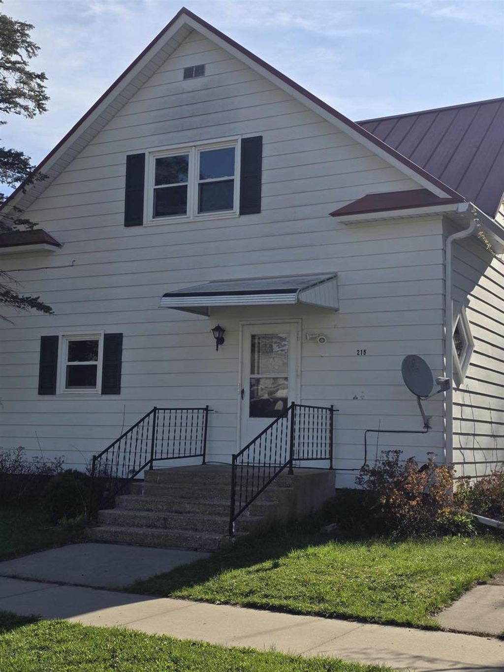 Photo of 215 N Oxford STREET, Wautoma, WI 54982 (MLS # 50322731)