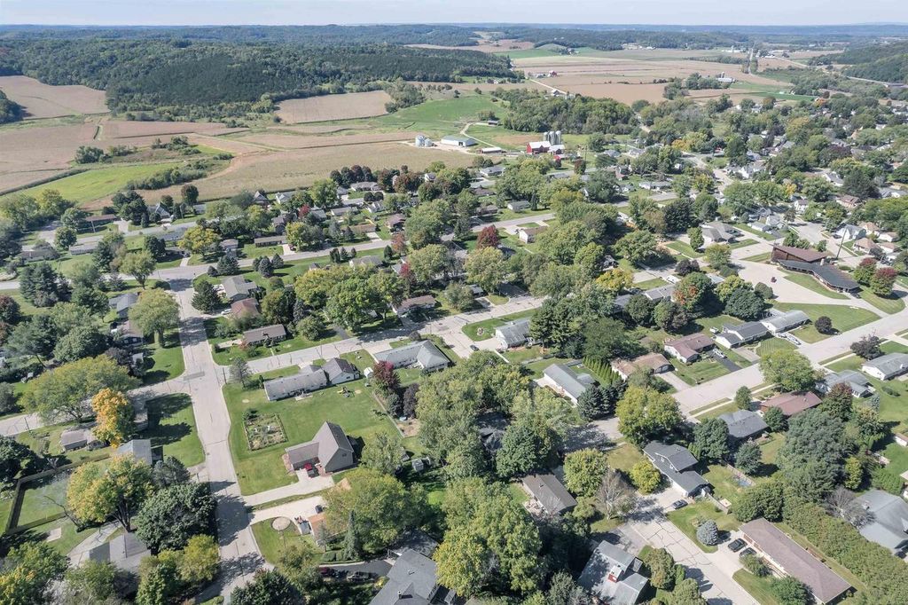 Photo of 1311 Daisy DRIVE, West Bend, WI 53090 (MLS # 1945033)