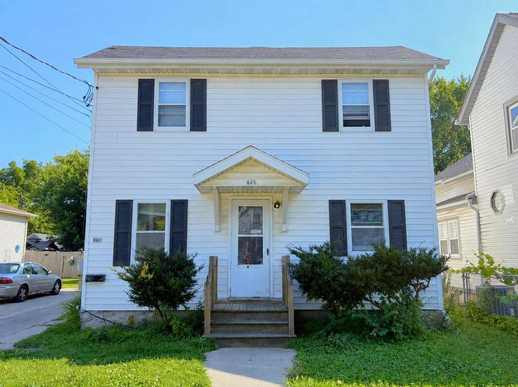 Photo of 843 W 9th AVENUE, Oshkosh, WI 54902 (MLS # 50330496)