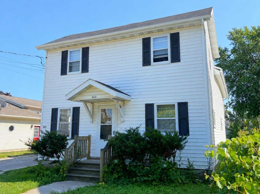 Photo of 843 W 9th AVENUE, Oshkosh, WI 54902 (MLS # 50330496)