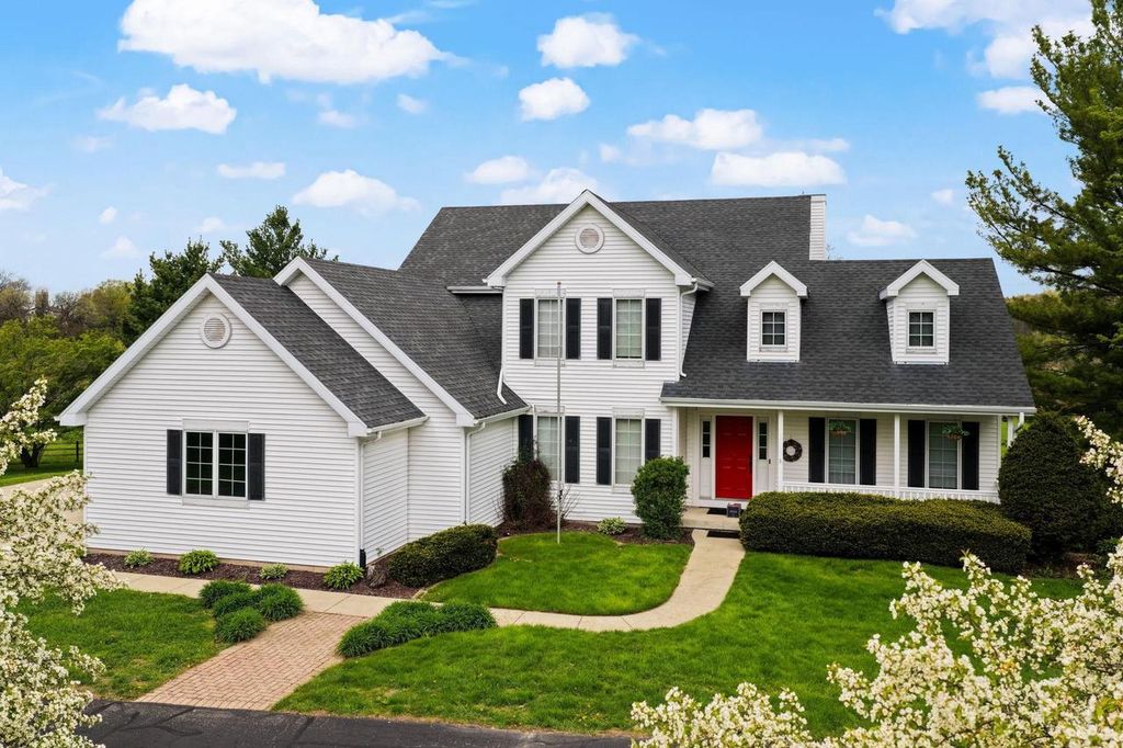 Photo of 5 Shady Willow ROAD, Brooklyn, WI 53521 (MLS # 2022512)