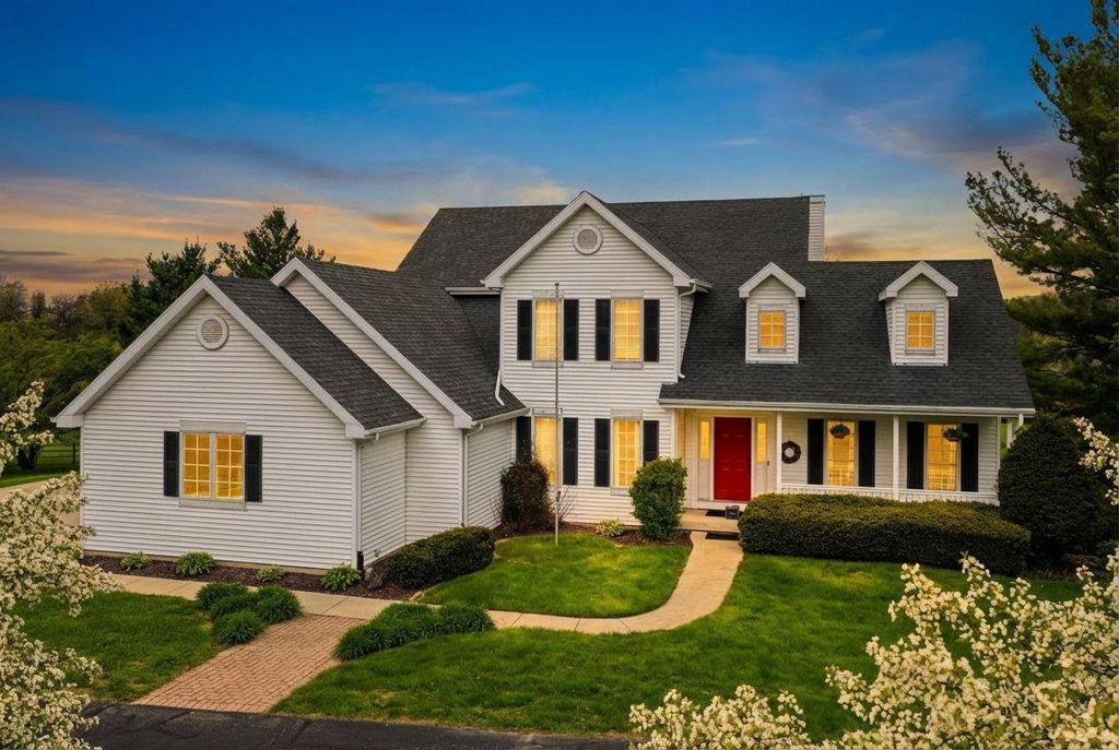 Photo of 5 Shady Willow ROAD, Brooklyn, WI 53521 (MLS # 2022512)