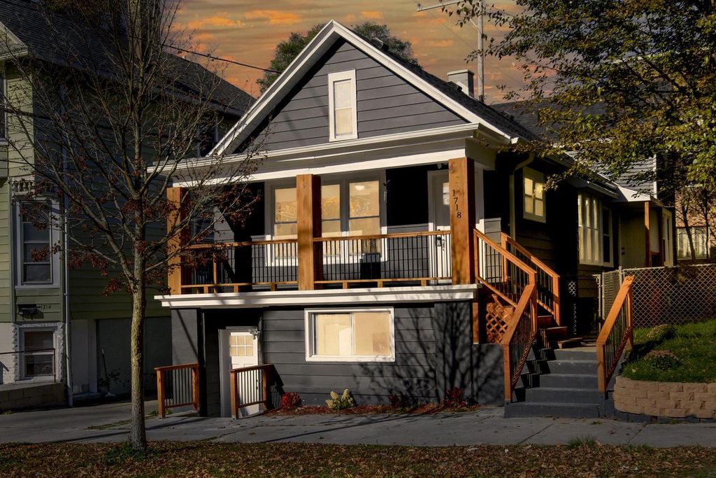 Photo of 1718 E Bradford AVENUE #1720, Milwaukee, WI 53211 (MLS # 1941563)