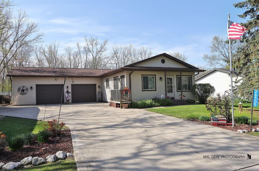 Photo of 26505 104th STREET, Trevor, WI 53179 (MLS # 1959810)