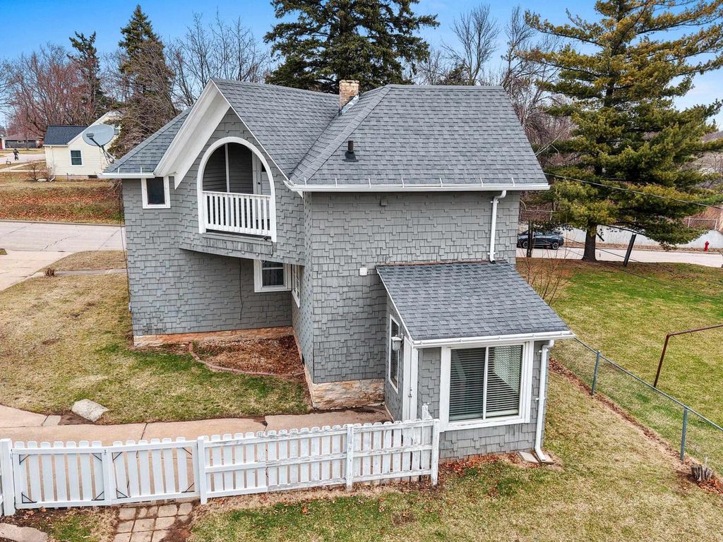 Photo of 1053 E Kimberly AVENUE, Kimberly, WI 54136 (MLS # 50323552)