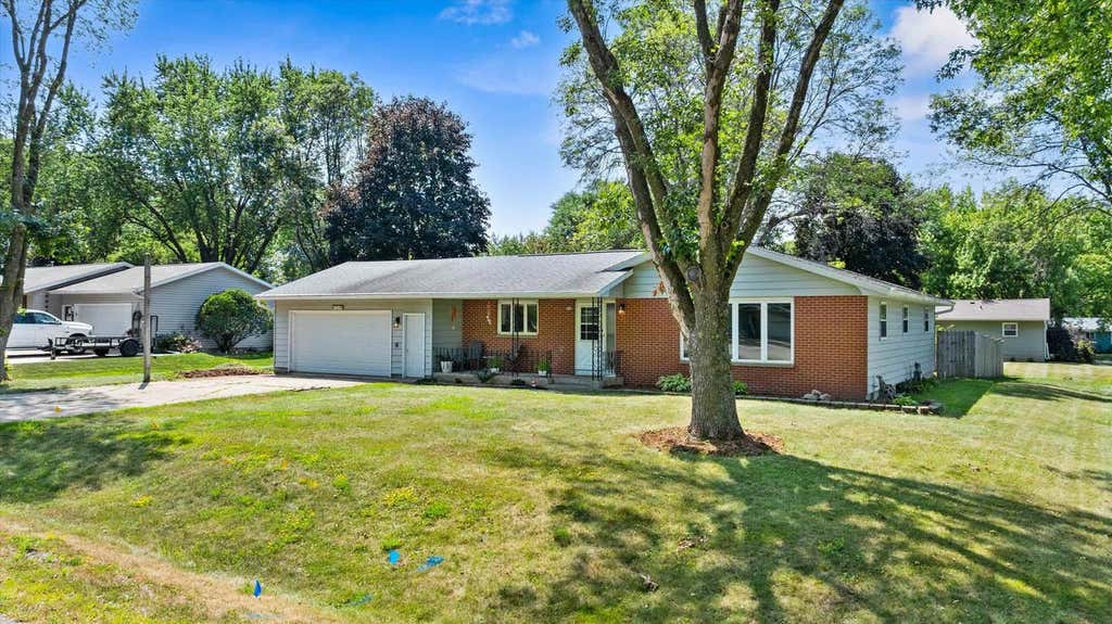 Photo of 508 N Auburn AVENUE, Marshfield, WI 54449 (MLS # 22603841)