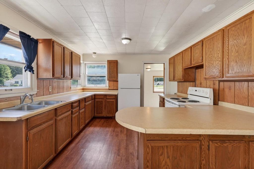 Photo of 3320 Bonow AVENUE, Wisconsin Rapids, WI 54495 (MLS # 22602420)