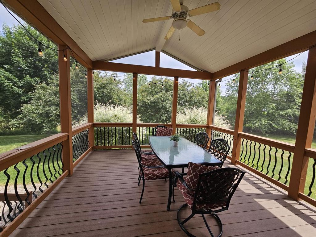 Photo of 400 Cedar Bluffs COURT, Slinger, WI 53086 (MLS # 1965542)