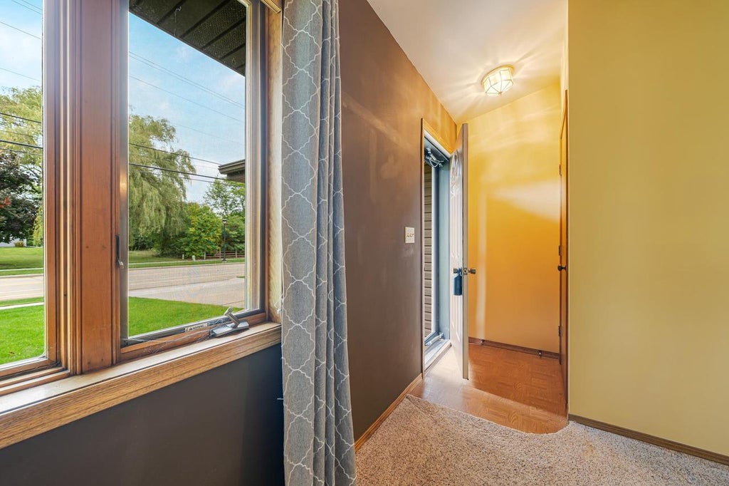 Photo of 3115 W 9th AVENUE, Oshkosh, WI 54904 (MLS # 50333231)