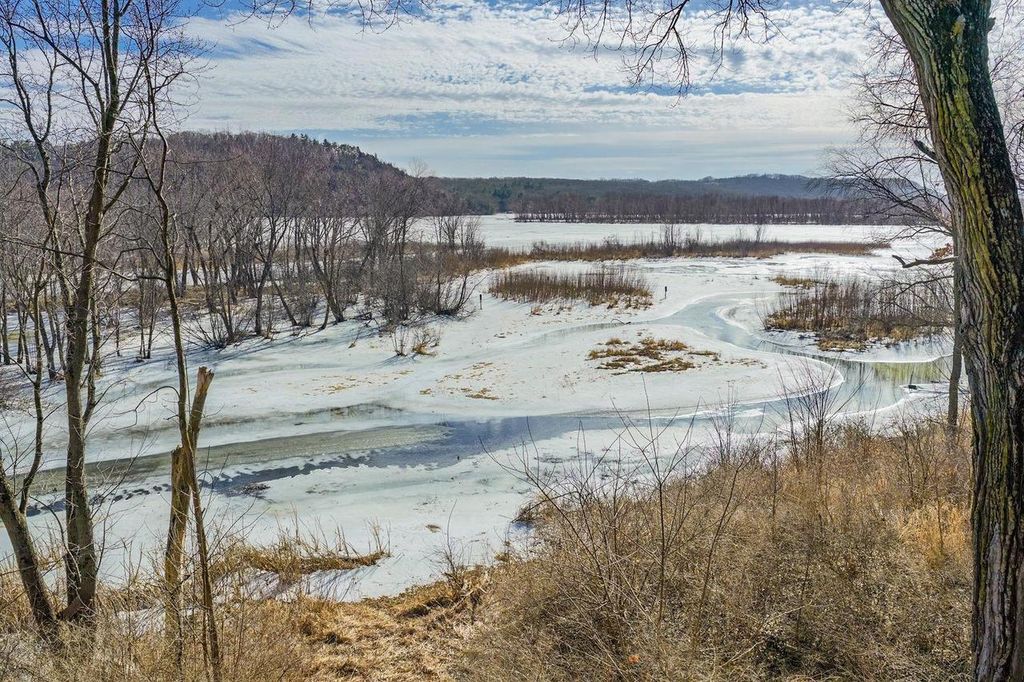 Photo of L10 Gold Bluff COURT, Portage, WI 53901 (MLS # 2016905)