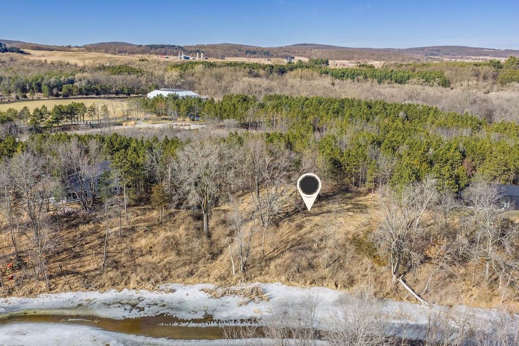 Photo of L10 Gold Bluff COURT, Portage, WI 53901 (MLS # 2016905)