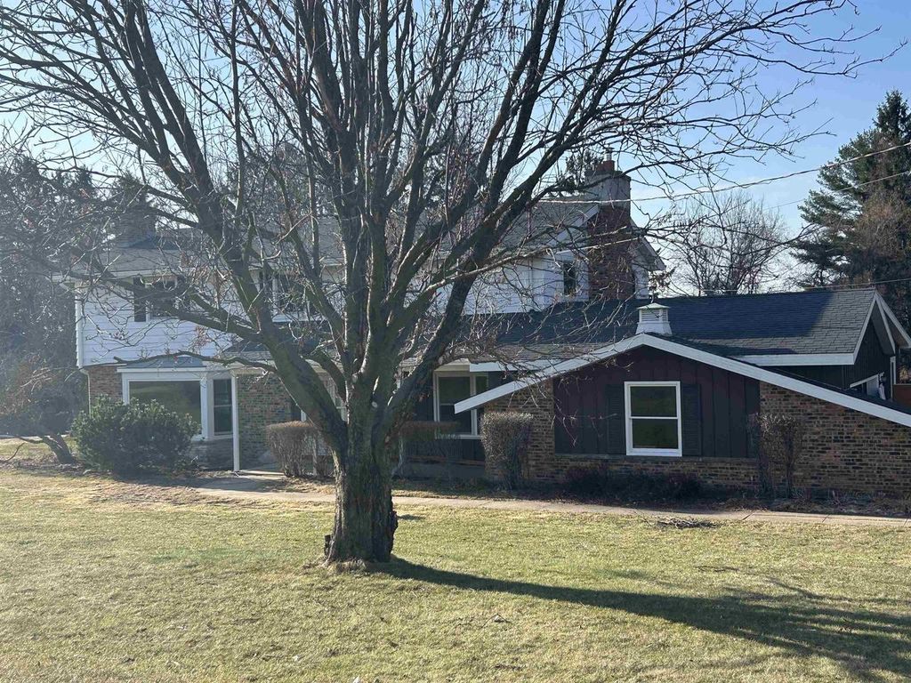 Photo of W2268 Ledgeview ROAD, Green Lake, WI 54941 (MLS # 50322287)