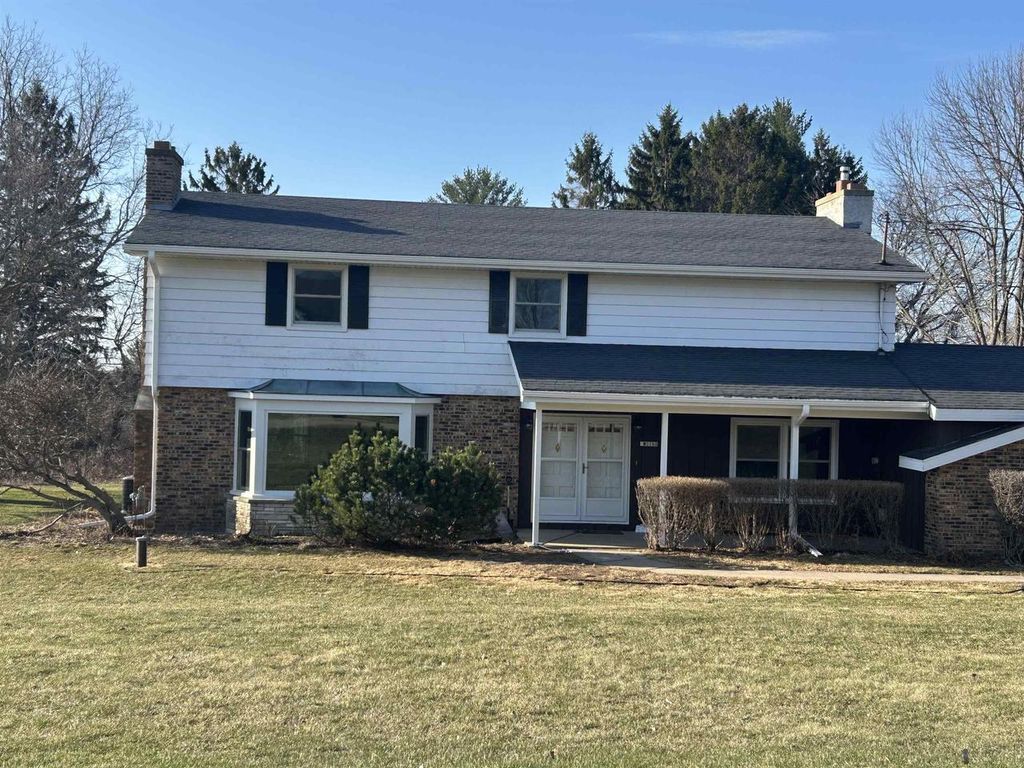 Photo of W2268 Ledgeview ROAD, Green Lake, WI 54941 (MLS # 50322287)