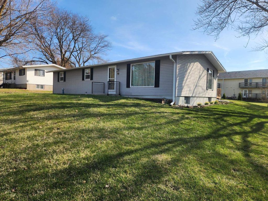 Photo of 355 May STREET, Platteville, WI 53818 (MLS # 2018687)