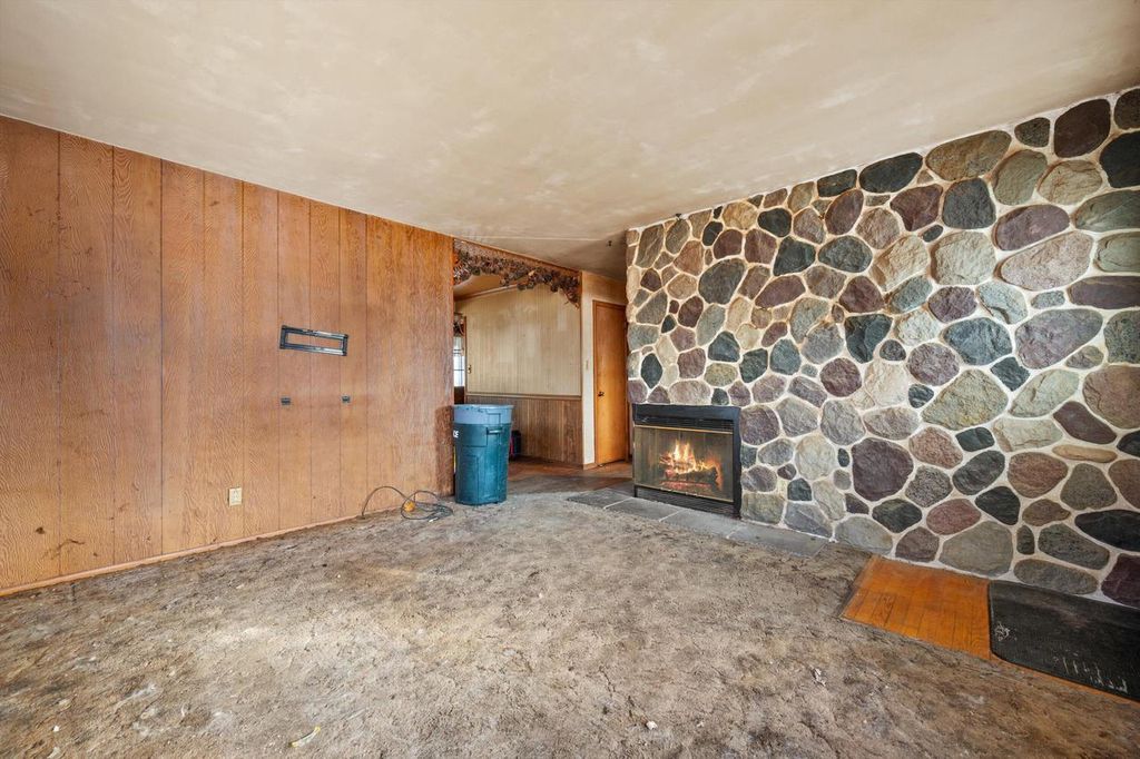 Photo of N88W14926 Jefferson AVENUE, Menomonee Falls, WI 53051 (MLS # 1945358)