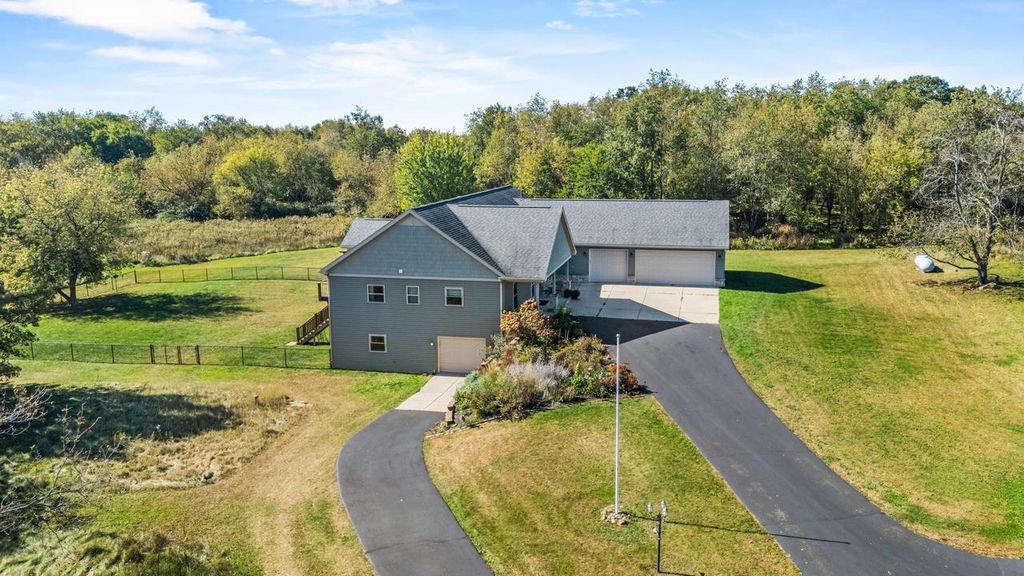 Photo of 10303 N Harold DRIVE, Brooklyn, WI 53521 (MLS # 2010347)