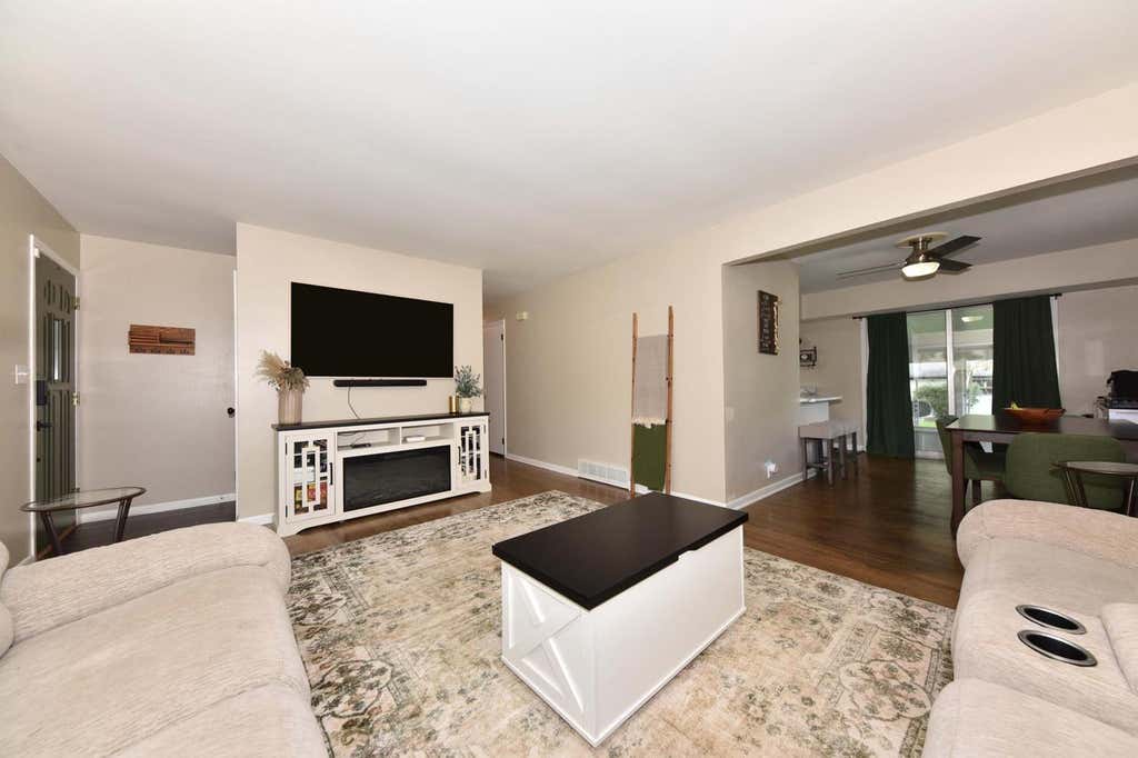 Photo of 6100 W Hustis STREET, Milwaukee, WI 53223 (MLS # 1976689)
